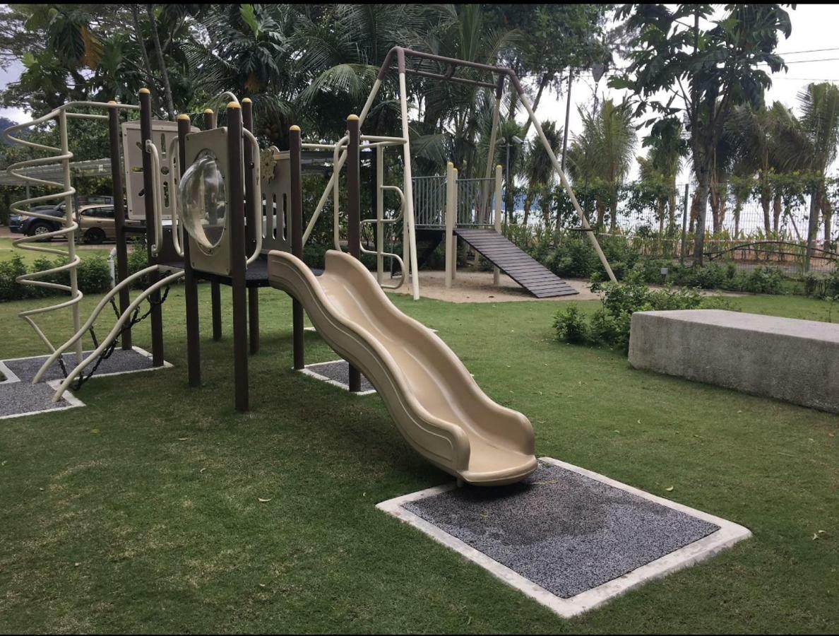 By The Sea Beach Front Apartment Batu Feringgi Exterior foto