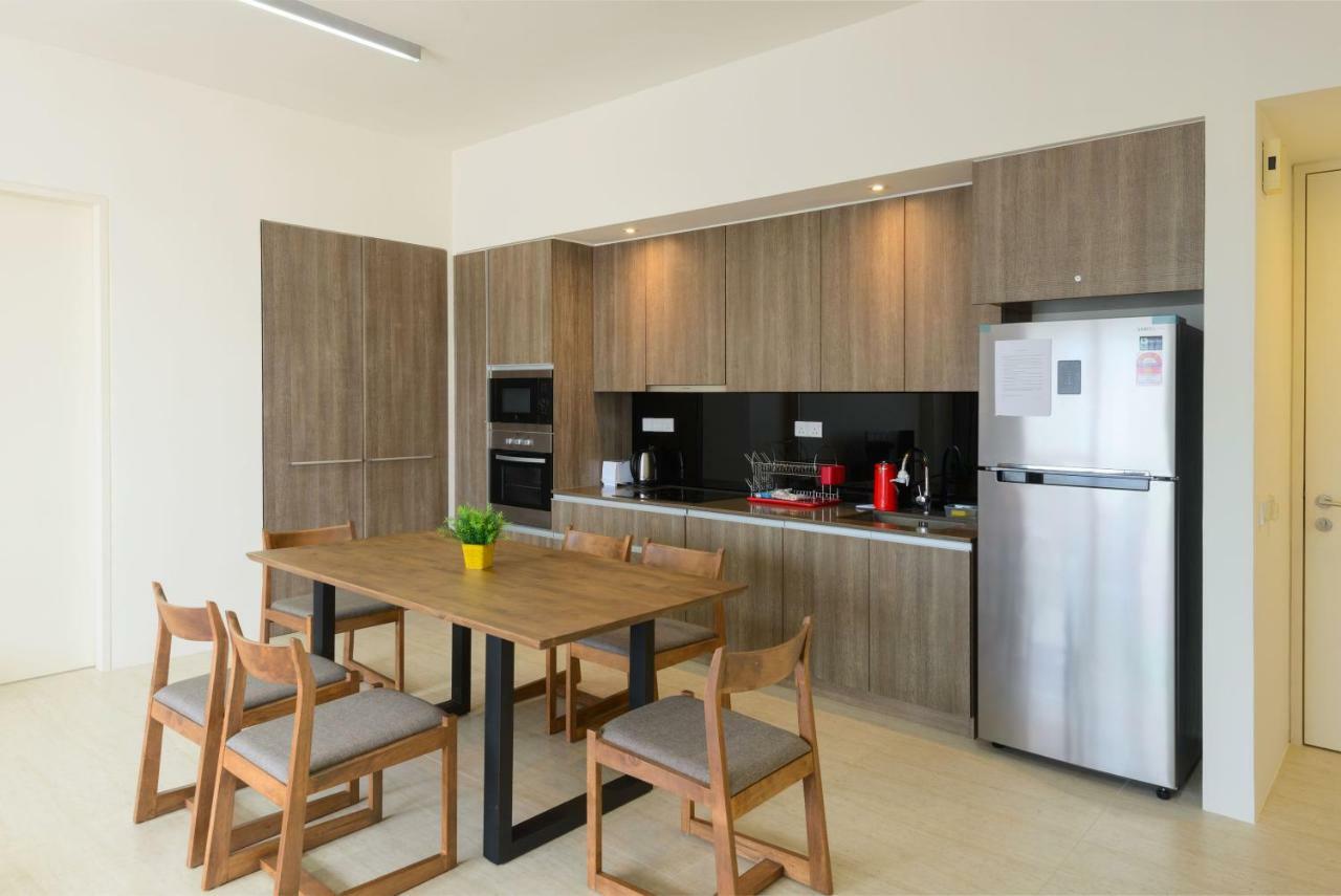 By The Sea Beach Front Apartment Batu Feringgi Exterior foto